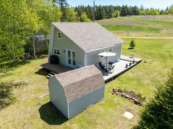 Property Photo:  122 Macpherson Lane  PE C1E 0R6 
