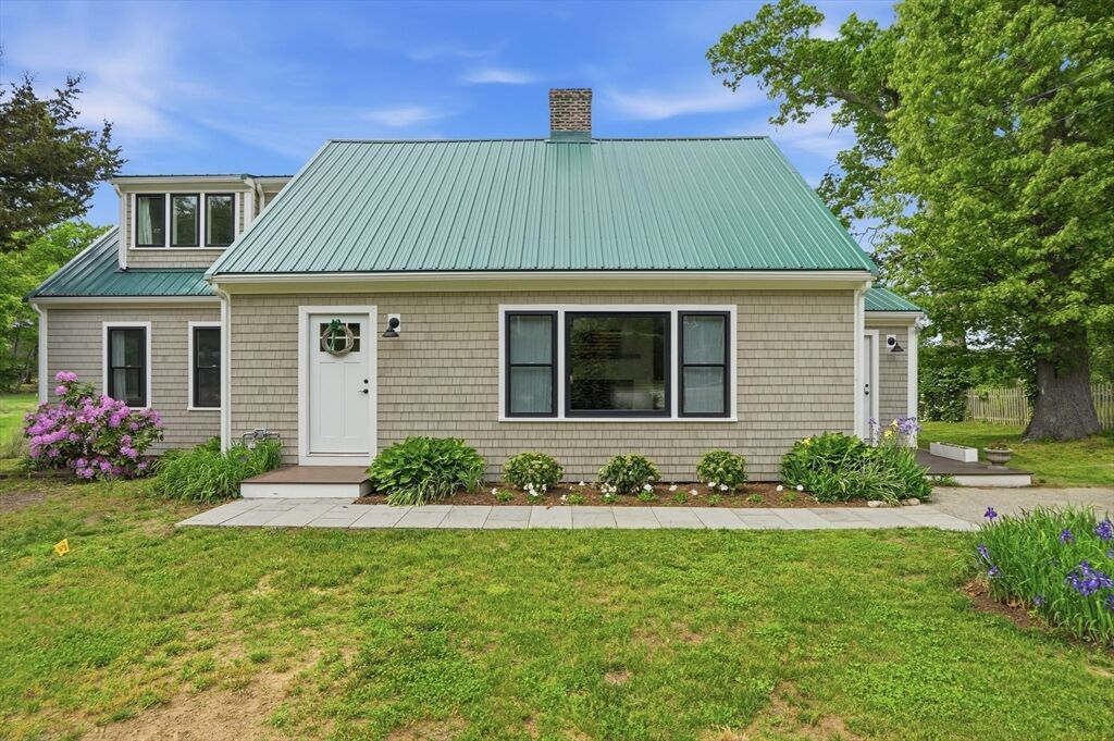 Property Photo: 300 Gannett Rd MA 02066