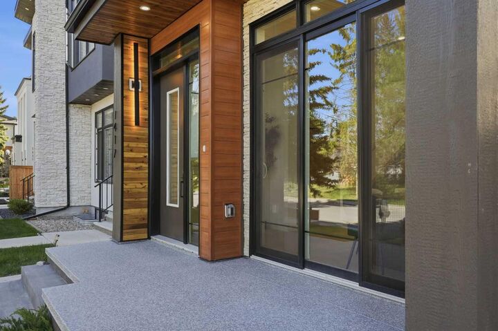 Property Photo:  1417 44 Street SW  AB T3C 2A7 