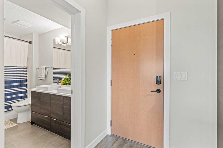 Property Photo:  95 Burma Star Road SW 3404  AB T3E 8A9 