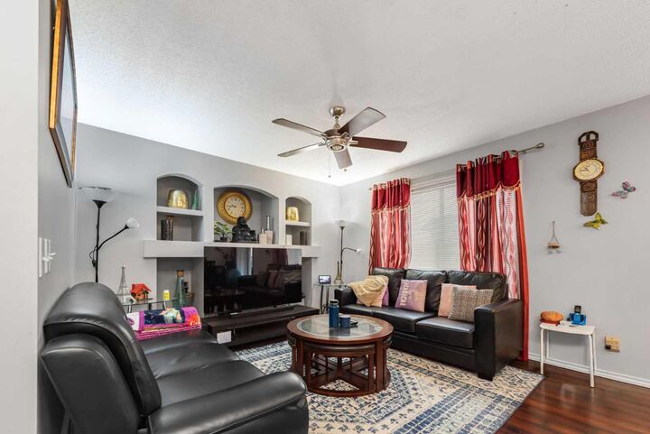 Property Photo:  93 Saddleback Road NE  AB T3J 4K5 