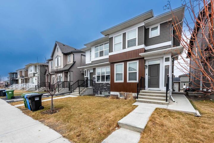 57 Corner Glen Row NE — photo 1