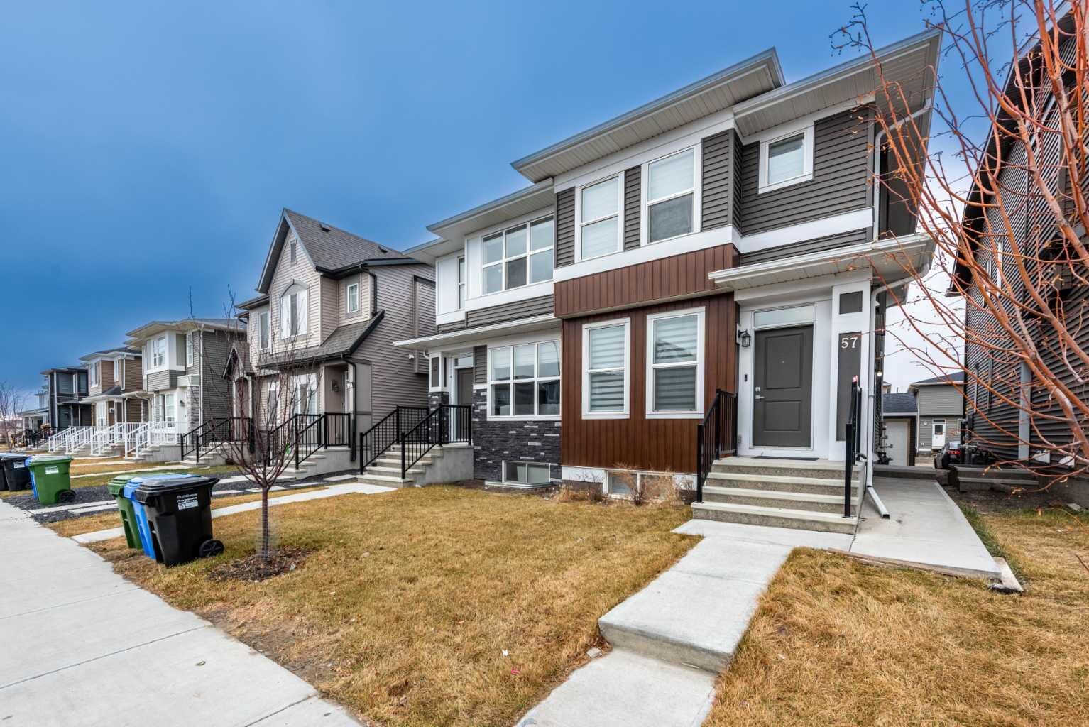 Property Photo:  57 Corner Glen Row NE  AB T3N 2L9 