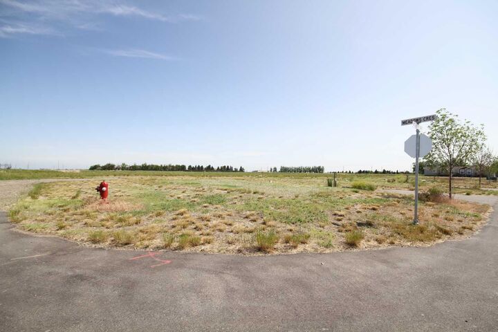 1 Meadows Way — photo 1