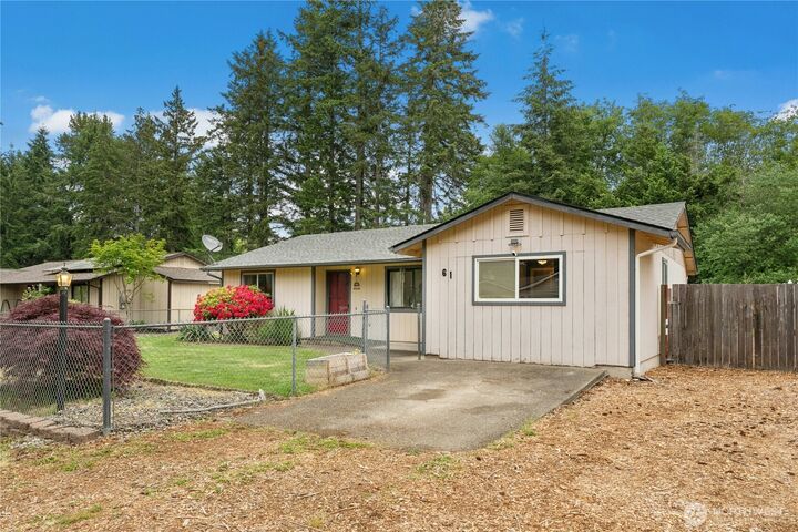 Property Photo:  61 E Fir Court  WA 98584 
