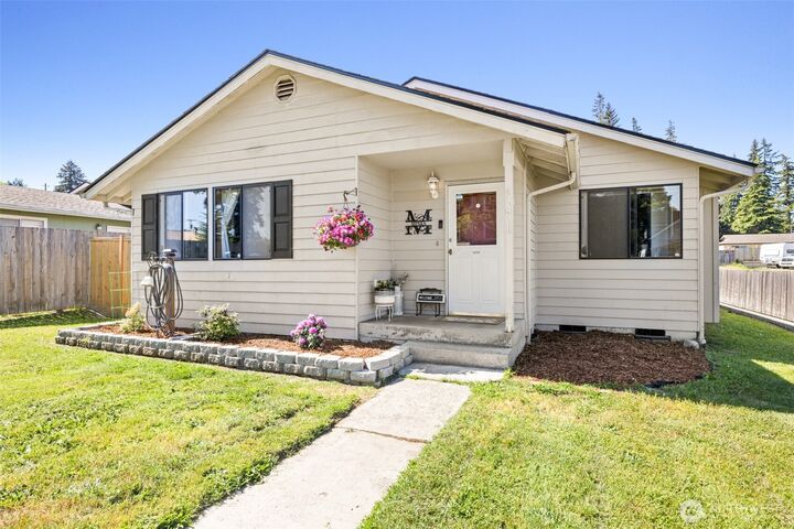 Property Photo: 1410 W 10th Street WA 98363