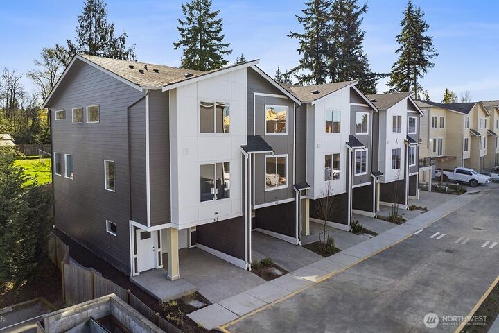 Property Photo: 16823 Alder Way K1 WA 98037