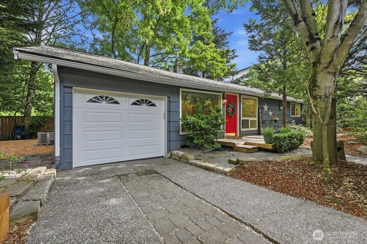 Property Photo:  2804 E Howell Street  WA 98122 