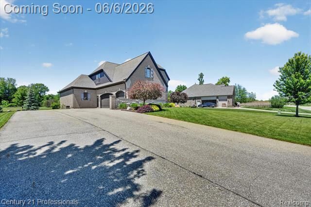 Property Photo:  2212 Heidi Drive  MI 48370 