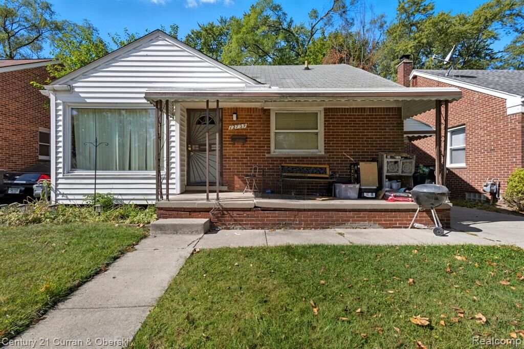 Property Photo:  12729 Grandmont Avenue  MI 48227 