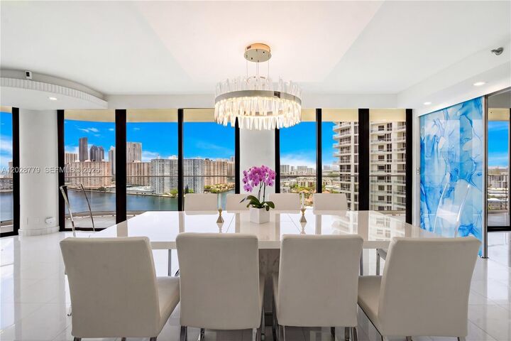 Property Photo:  2800 Island Blvd 1605  FL 33160 