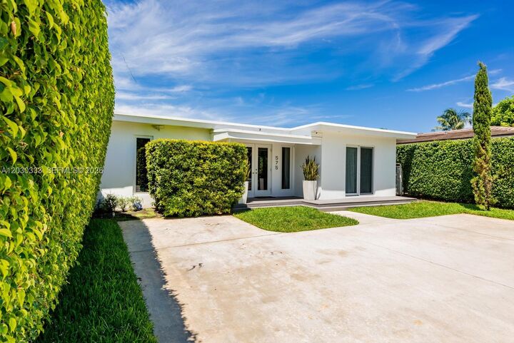 Property Photo:  575 W 50th St  FL 33140 