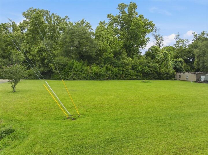 Property Photo: 6840 Silver Lane LA 70607