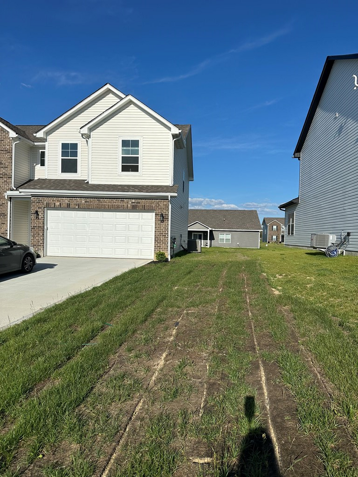 Property Photo:  742 Bishop Place  OH 43160 