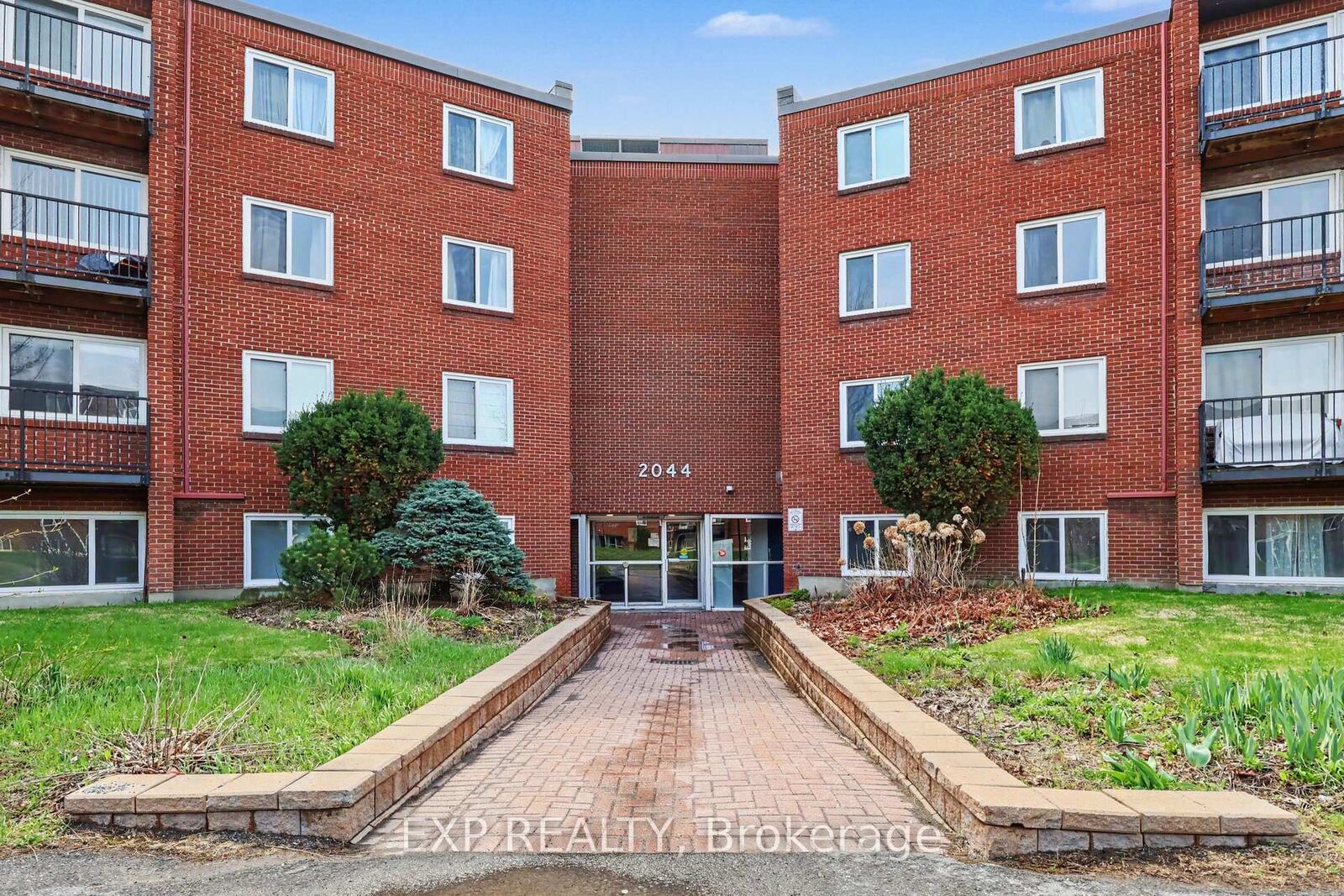 Property Photo: 2044 Arrowsmith Drive 405A ON K1J 7V8