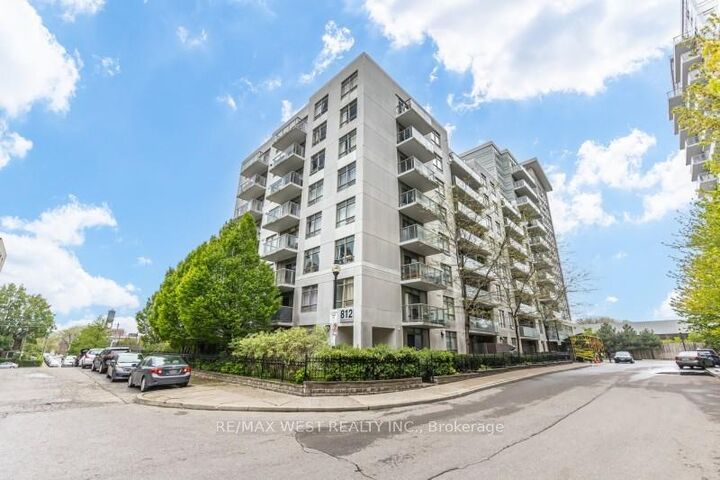 812 Lansdowne Avenue 704 — photo 1