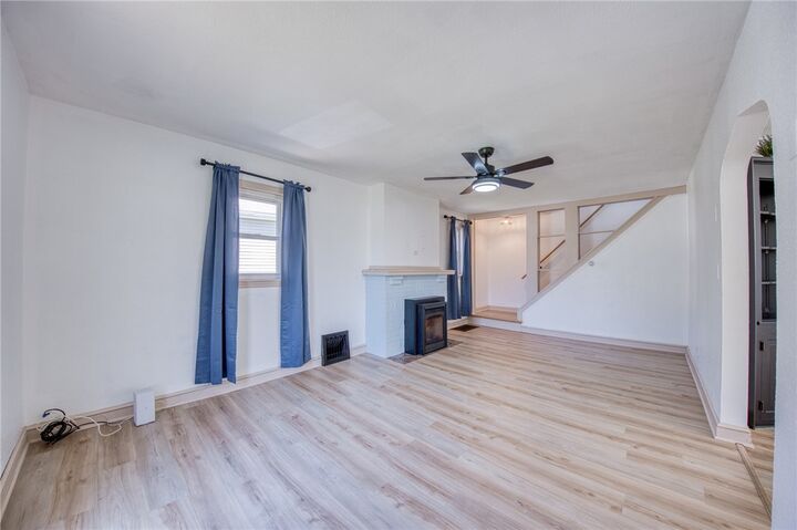 Property Photo:  113 Good Ln  PA 15237 
