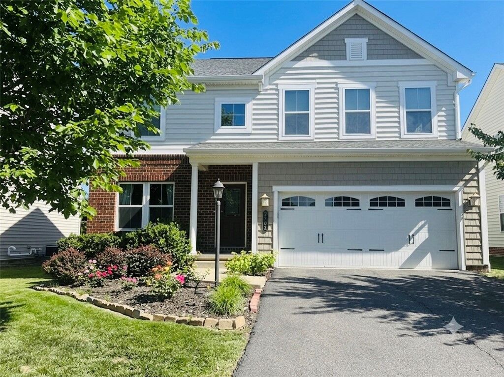 Property Photo:  2702 Pittsburgh Ct  PA 15143 