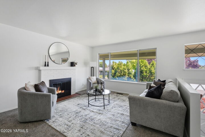 Property Photo:  222 S 65th Ave  WA 98908 