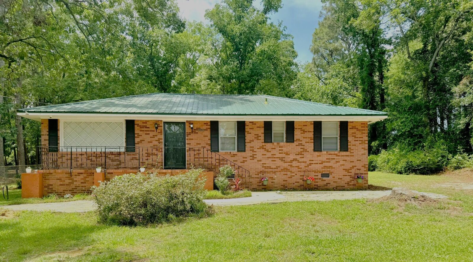 Property Photo:  800 Old Whiskey Road S  SC 29809 