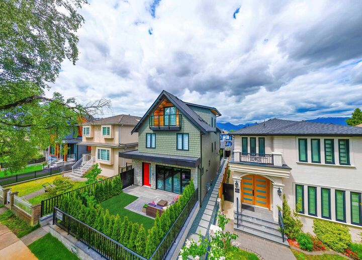 Property Photo: 2777 E 27th Avenue 1 BC V5R 1N4