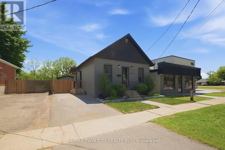 Photo de la propriété:  162 Grand River Avenue  ON N3T 4X6 