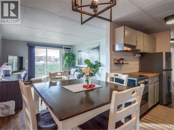 Property Photo: 922 Dynes Avenue 301 BC V2A 7X7