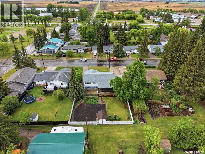 Property Photo: 6007 4th Street SK S0K 3R0