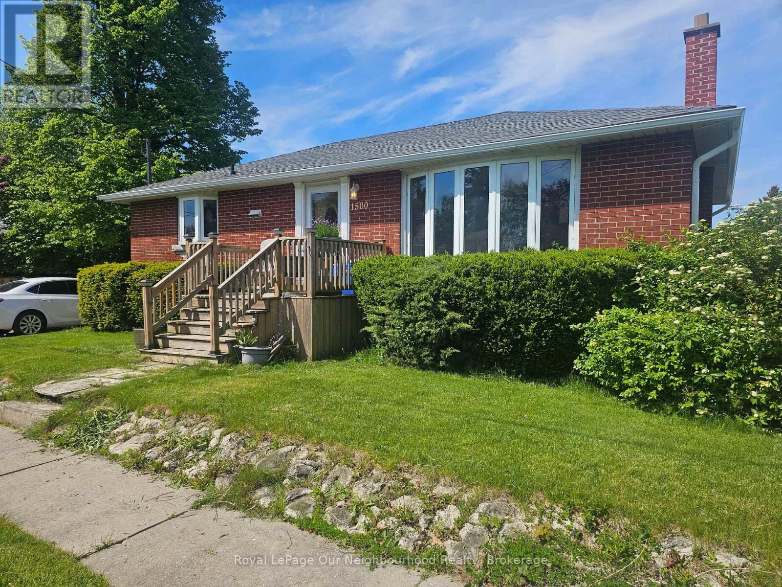 Property Photo:  1500 Lakeside Street  ON L1J 3Y3 
