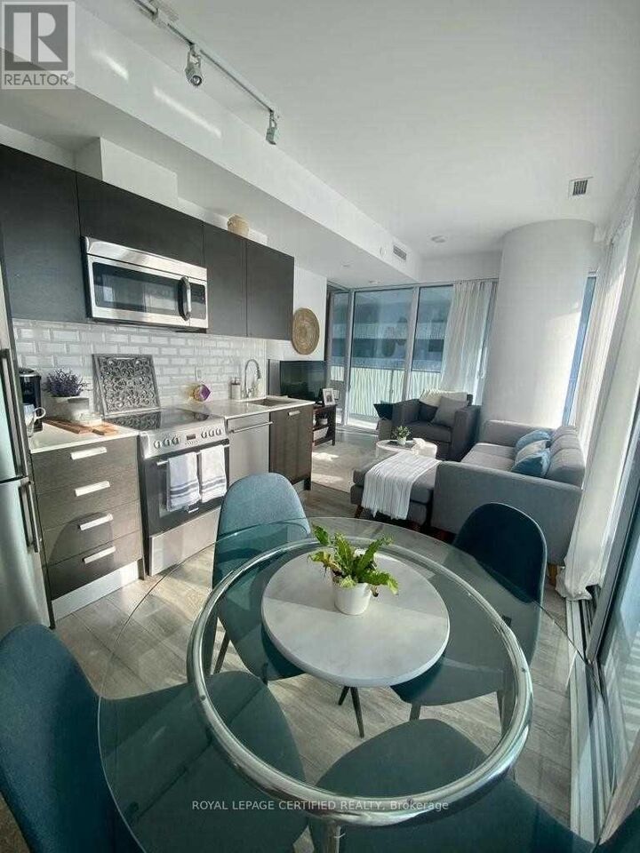 Property Photo: 42 Charles Street 702 ON M4Y 1T4