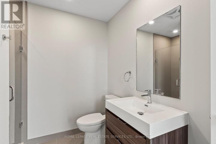 Property Photo:  195 Hunter Street East 610  ON K9H 0K6 