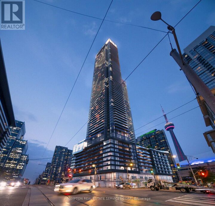 Property Photo:  1 Concord Cityplace Way 3512  ON M5V 0X3 
