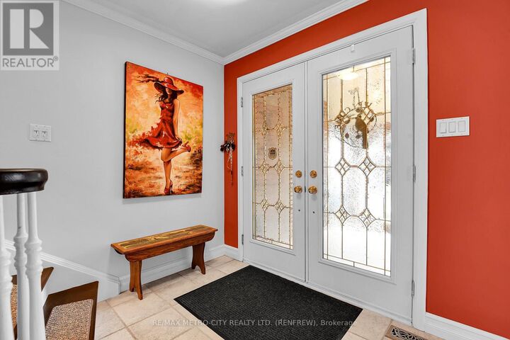 Property Photo: 115 Ivy Avenue ON K7V 4C9