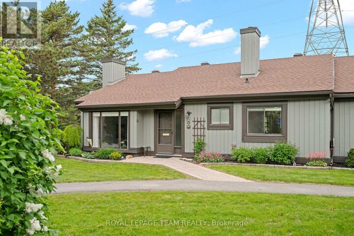 Property Photo:  13 Arbor Ridge  ON K2S 1B9 