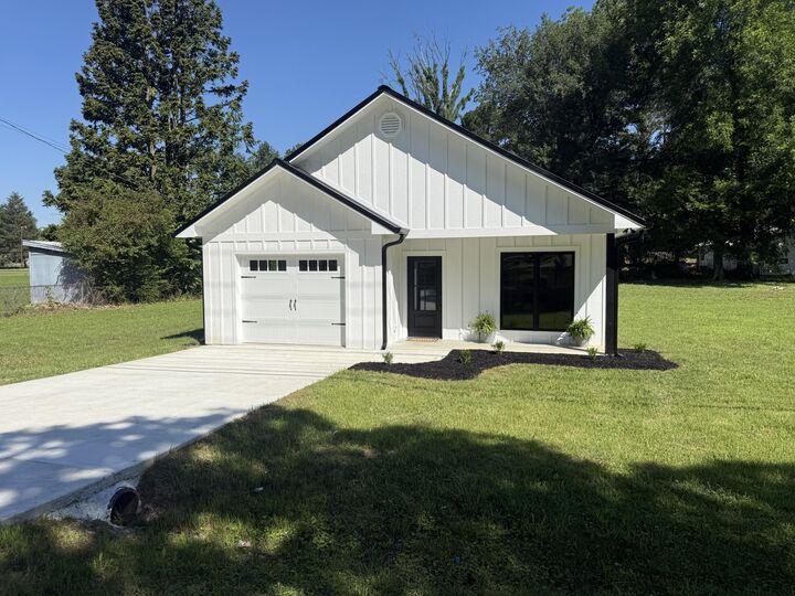 Property Photo: 400 E 5th Street AL 35772