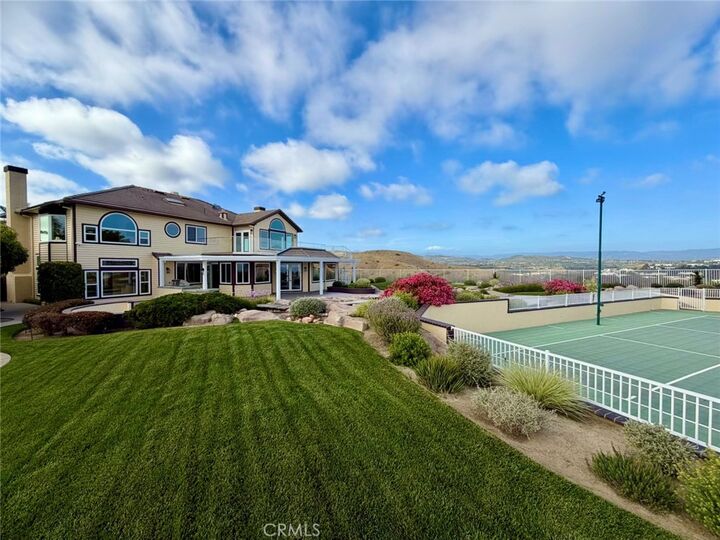 Property Photo:  2001 Via Aguila  CA 92673 