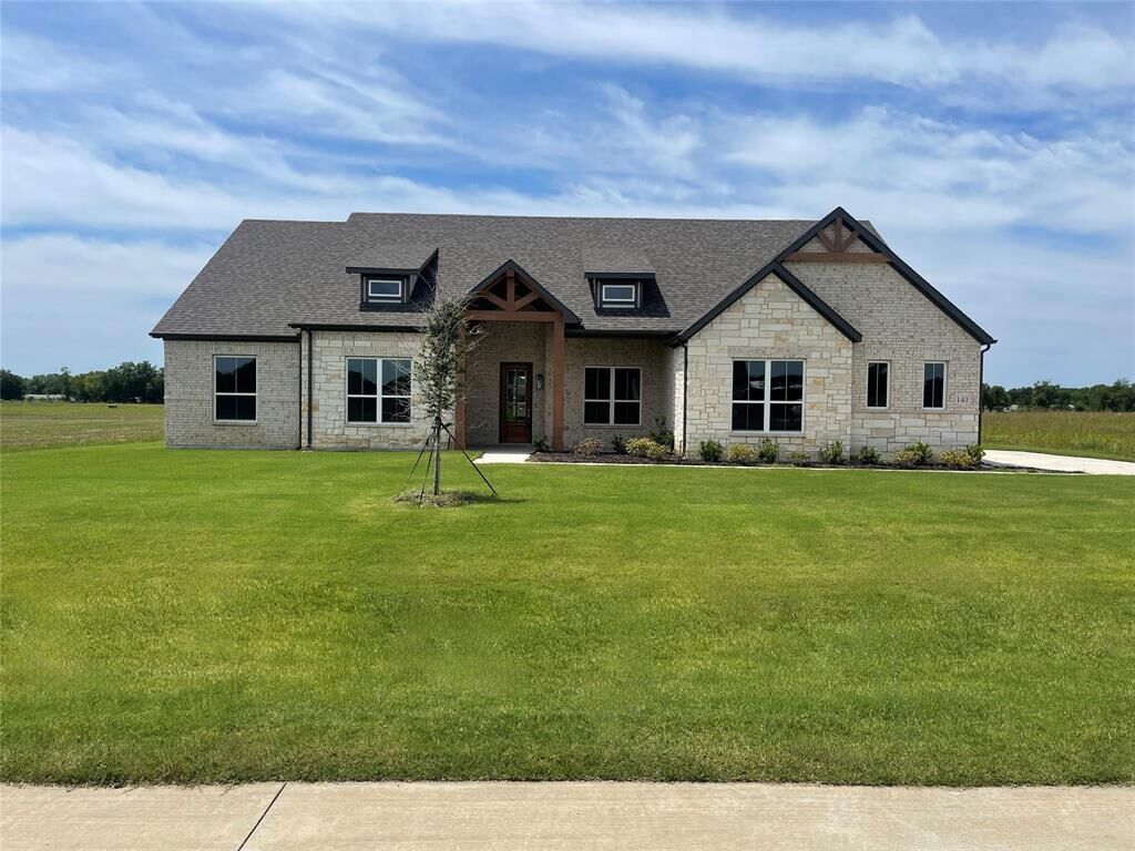 Property Photo: 141 Olson Road TX 75167
