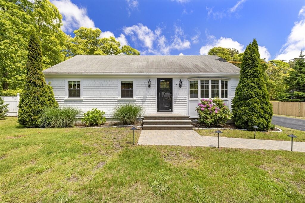 Property Photo:  17 Kings Way  MA 02653 