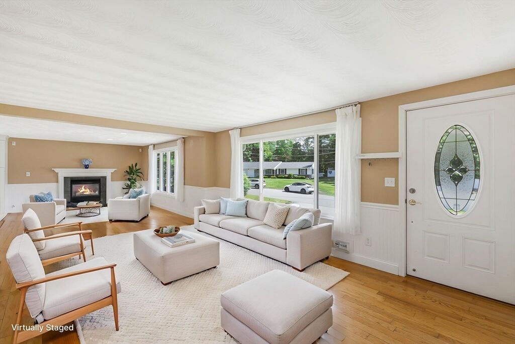 Property Photo:  14 Raymond Rd  MA 01824 
