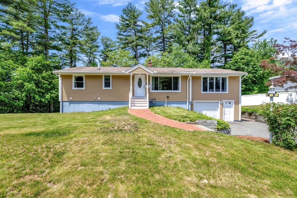 Property Photo:  14 Raymond Rd  MA 01824 