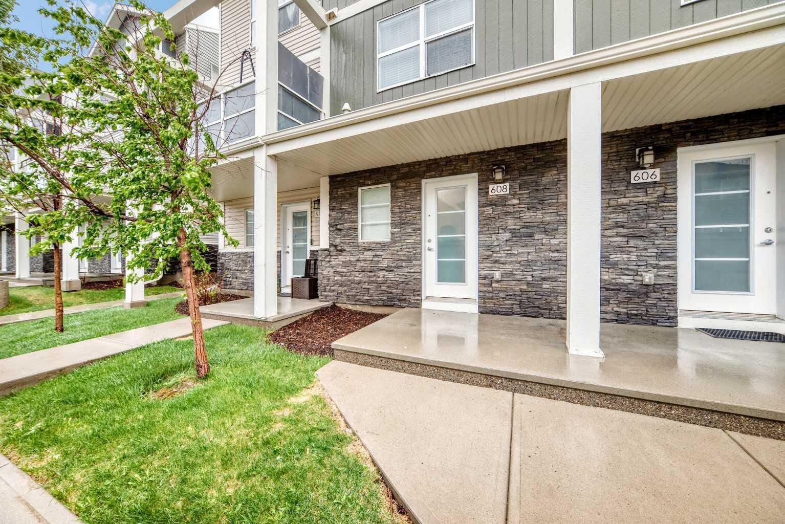 Property Photo:  608 Redstone View NE  AB T3N 0M9 