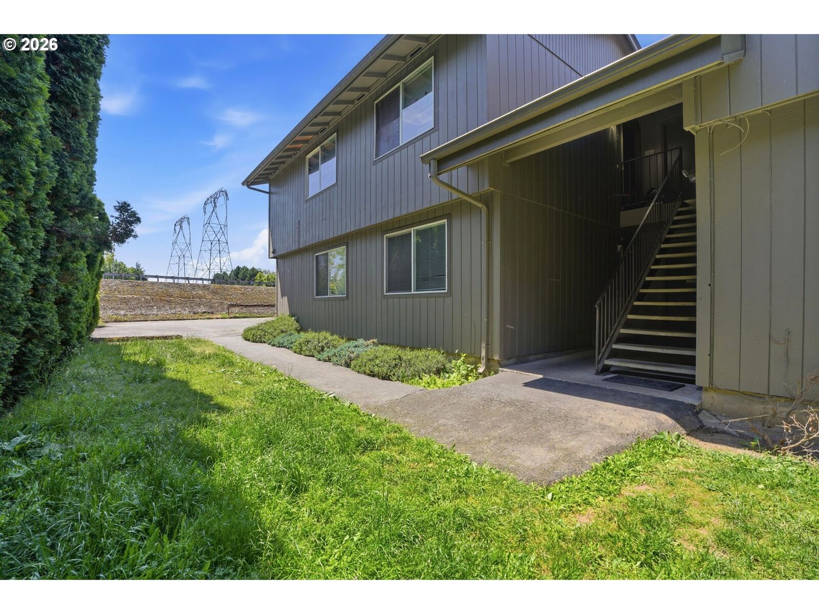 Property Photo: 1715 SE 9th Ave WA 98607