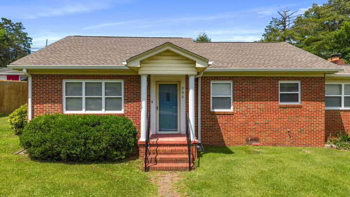 Property Photo:  906 Park Avenue NW  TN 37311 