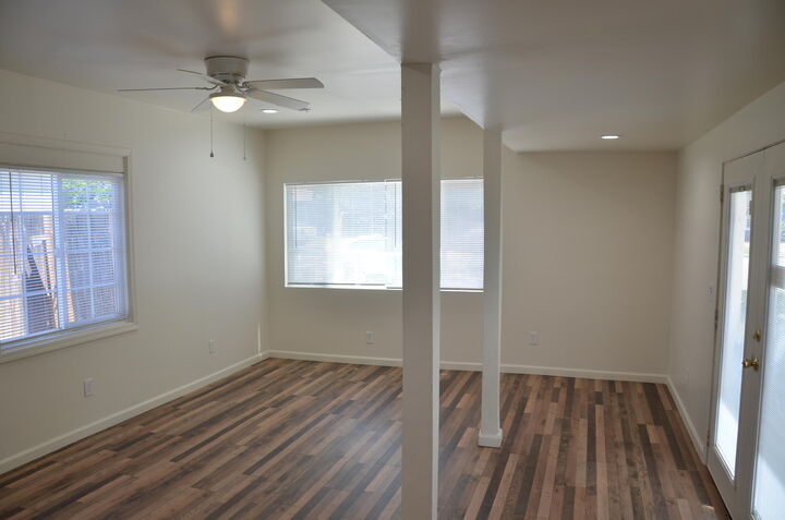 Property Photo: 648 B Street CA 93245