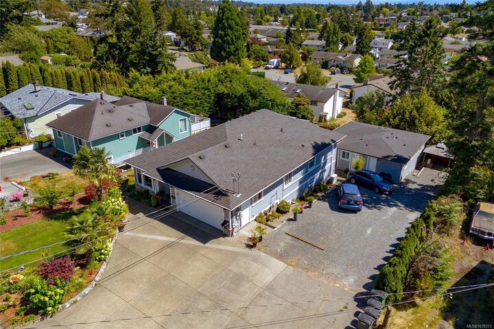 Property Photo: 555 Leaside Ave BC V8Z 2K9