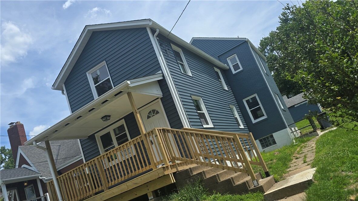 Property Photo:  820 4th St  PA 15139 