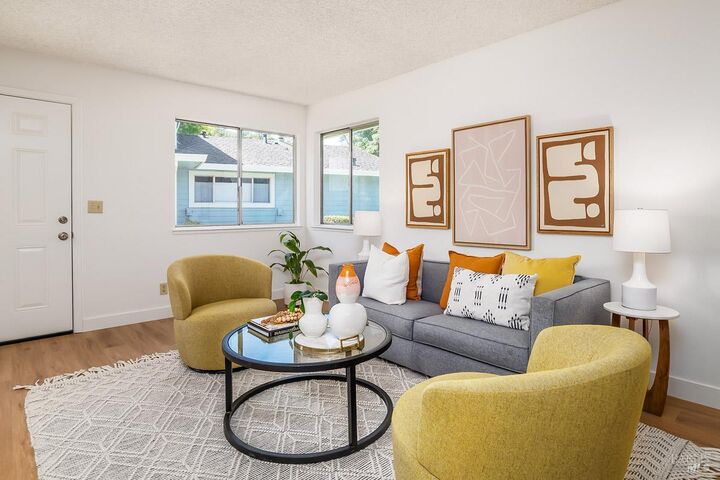 Property Photo:  33 Inyo Circle  CA 94947 