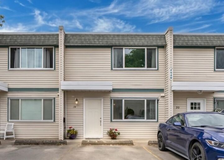 Property Photo:  4949 57 Street 19  BC V4K 3E7 