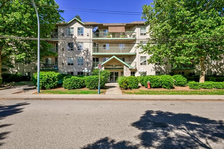 2435 Center Street 302 — photo 1