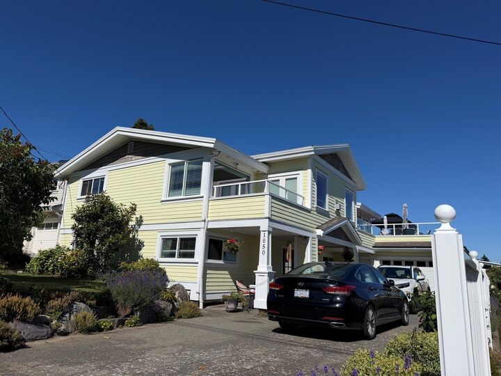 1050 Parker Street — photo 1